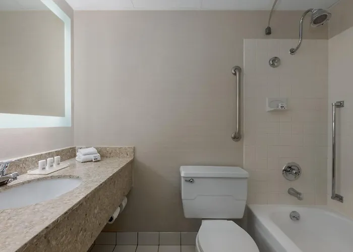 Holiday Inn Des Moines-Airport Conf Center By Ihg
